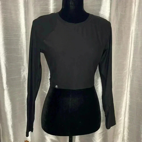 Alphalete Women’s Medium Black Long Sleeve Stretch Crop Top - Picture 1 of 7